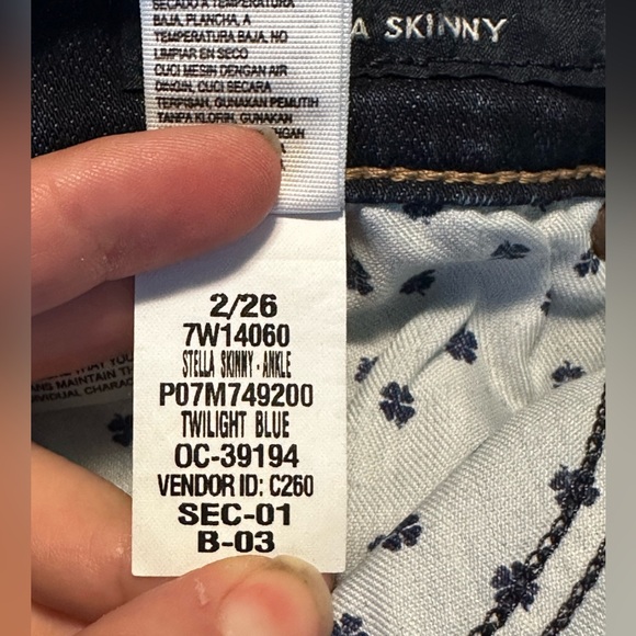 Lucky Brand -Stella Skinny size 2/16. Dark blue wash. - Picture 2 of 10